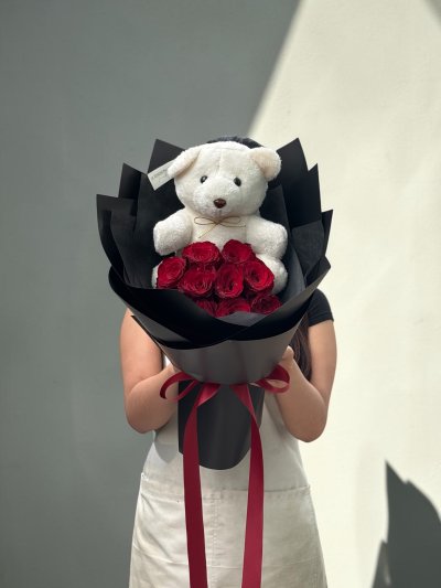 10 Roses Classic Bouquet With Teddy